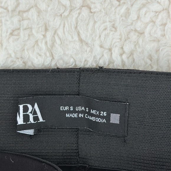 Zara High rise leggings with wide elastic waistband. it is a stretchable. - Picture 6 of 9